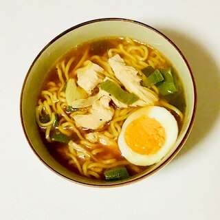 鶏のムネ肉入りラーメン